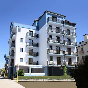 https://hotel-ondina.hotelslidodijesolo.com